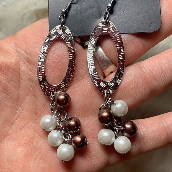 Paparazzi Silver Pierced Fashion Earrings Dangling Fishhook Baubles - Picture 3 of 5